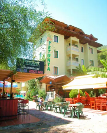Club Petunya Otel